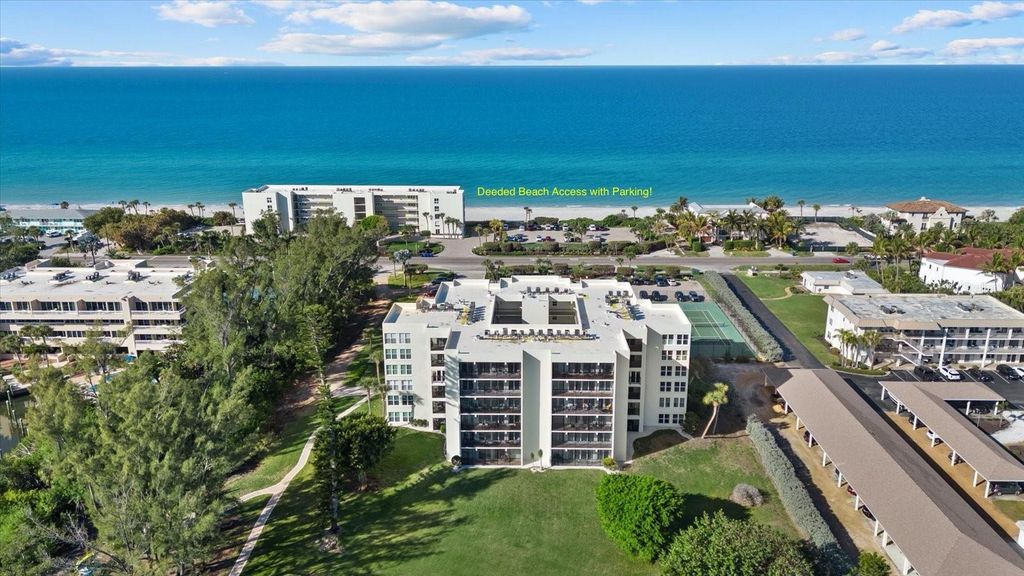 Image 35 of property listing at 3240 GULF OF MEXICO DRIVE B402, Longboat Key, FL 34228