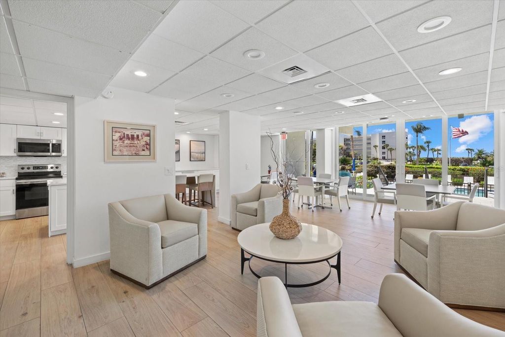 Image 43 of property listing at 3240 GULF OF MEXICO DRIVE B402, Longboat Key, FL 34228