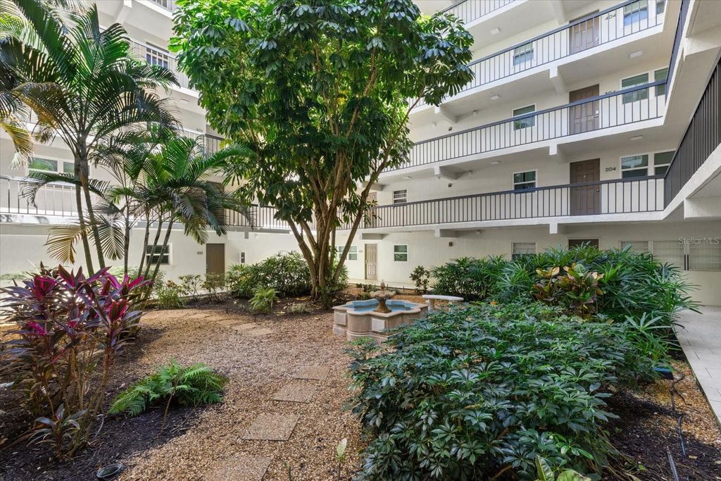 Image 44 of property listing at 3240 GULF OF MEXICO DRIVE B402, Longboat Key, FL 34228