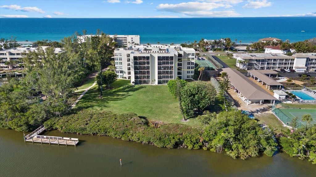 Image 45 of property listing at 3240 GULF OF MEXICO DRIVE B402, Longboat Key, FL 34228