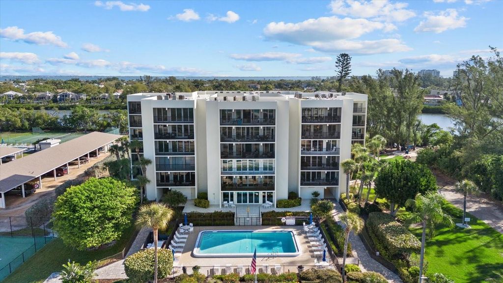 Image 48 of property listing at 3240 GULF OF MEXICO DRIVE B402, Longboat Key, FL 34228