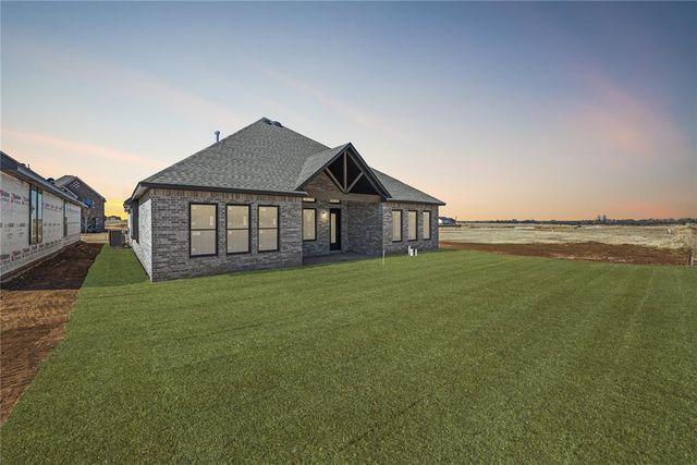 19400 S Country Drive, Edmond, OK 73012