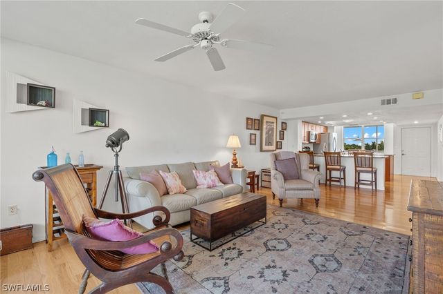 290 Naples Cove DR 2602, Naples, FL 34110