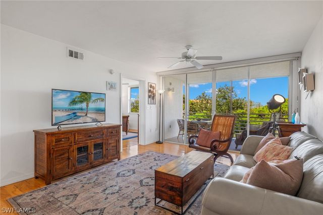 290 Naples Cove DR 2602, Naples, FL 34110