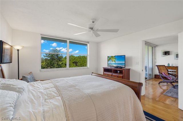 290 Naples Cove DR 2602, Naples, FL 34110