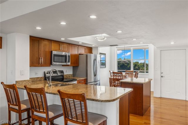 290 Naples Cove DR 2602, Naples, FL 34110