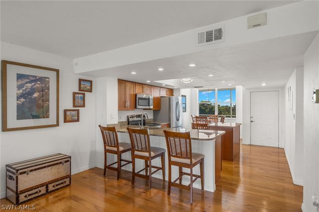 290 Naples Cove DR 2602, Naples, FL 34110