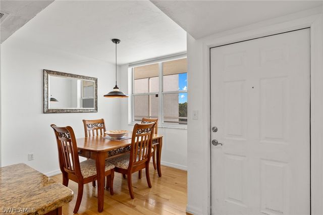 290 Naples Cove DR 2602, Naples, FL 34110