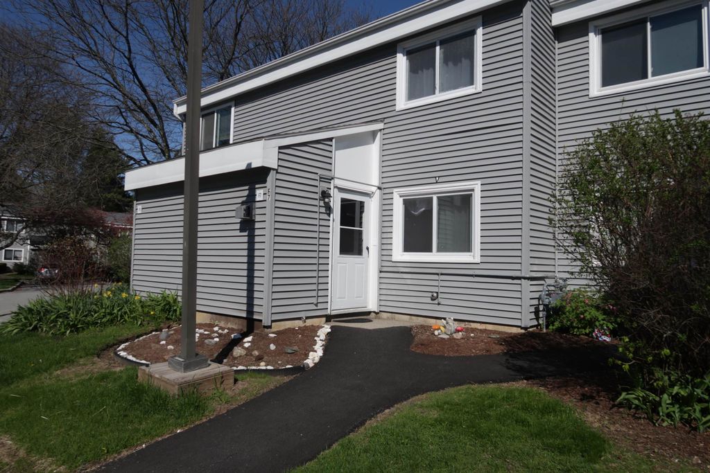 F7 Grandview Drive, South Burlington, VT 05403