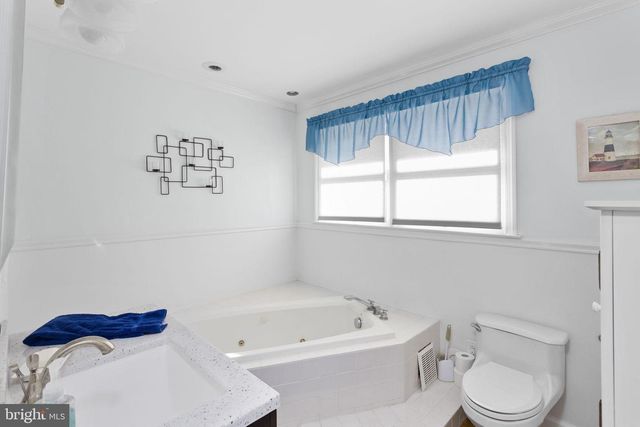 51 MACON DR, Hamilton, NJ 08619