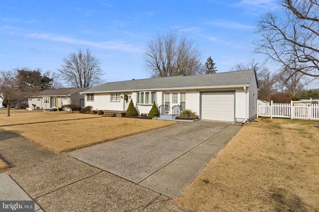 51 MACON DR, Hamilton, NJ 08619