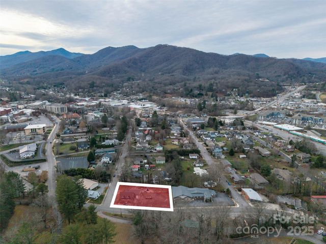 595 N Main Street, Waynesville, NC 28786