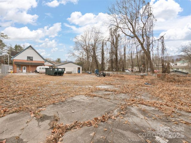 595 N Main Street, Waynesville, NC 28786