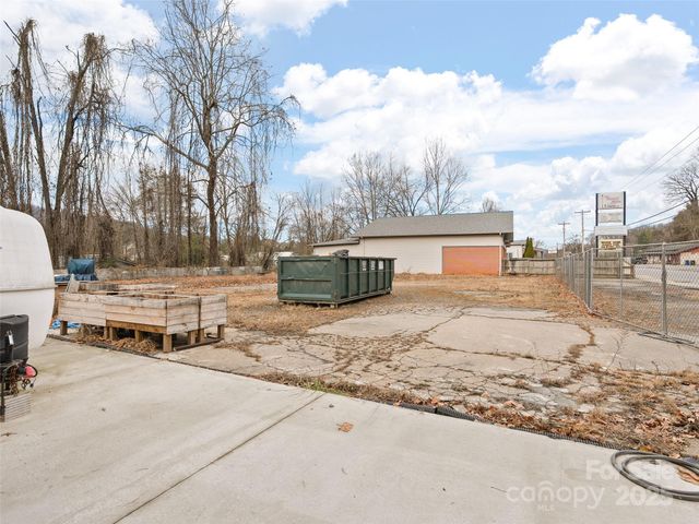 595 N Main Street, Waynesville, NC 28786