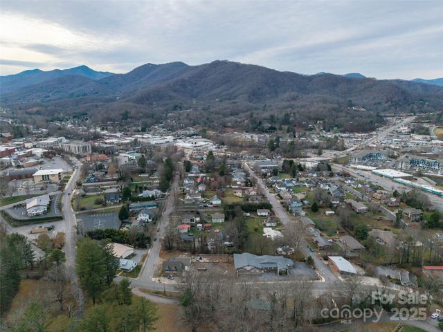 595 N Main Street, Waynesville, NC 28786