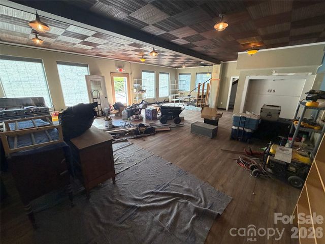 595 N Main Street, Waynesville, NC 28786