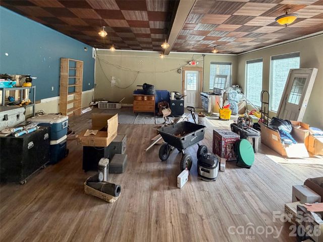 595 N Main Street, Waynesville, NC 28786