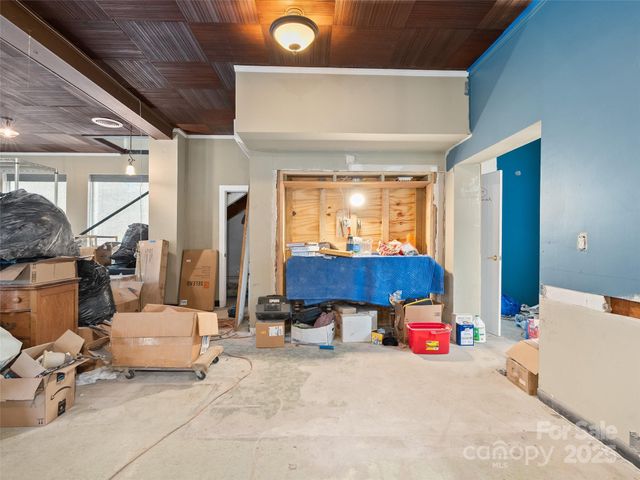 595 N Main Street, Waynesville, NC 28786