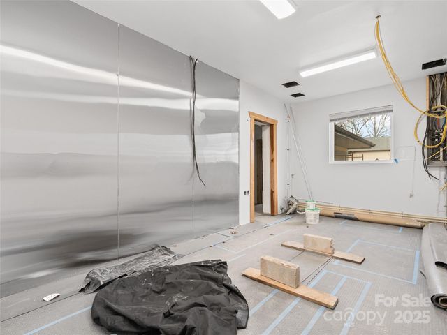 595 N Main Street, Waynesville, NC 28786