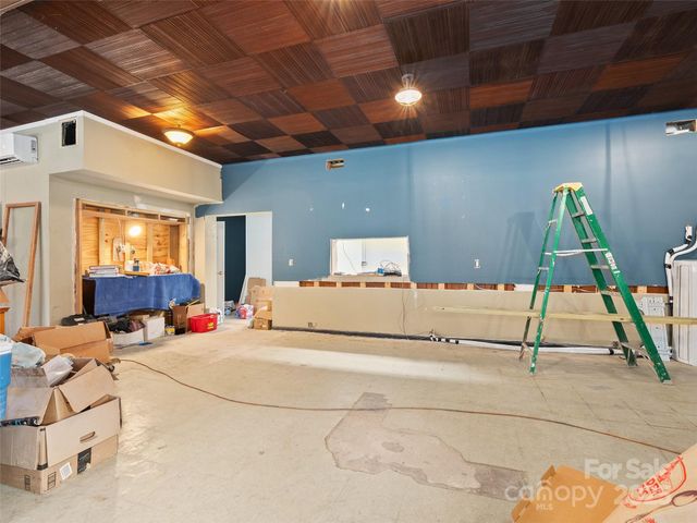 595 N Main Street, Waynesville, NC 28786