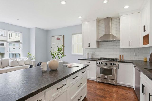 206 Village Lane, Foster City, CA 94404