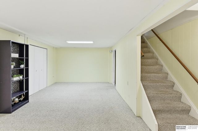 1304 Englewood Drive, Bellevue, NE 68005