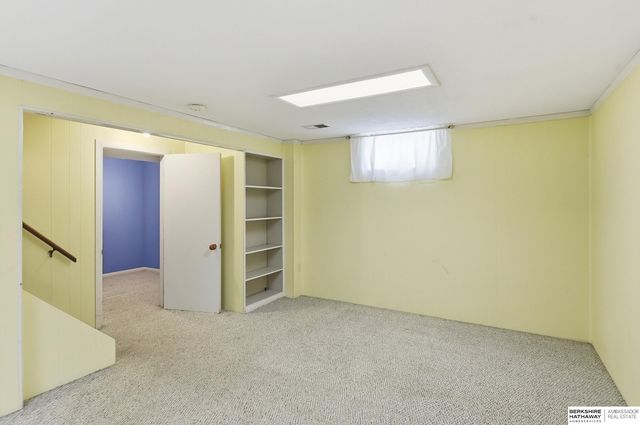 1304 Englewood Drive, Bellevue, NE 68005