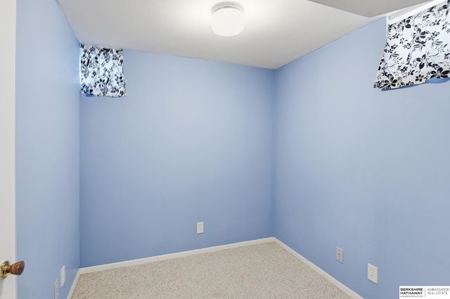 1304 Englewood Drive, Bellevue, NE 68005