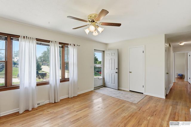 1304 Englewood Drive, Bellevue, NE 68005