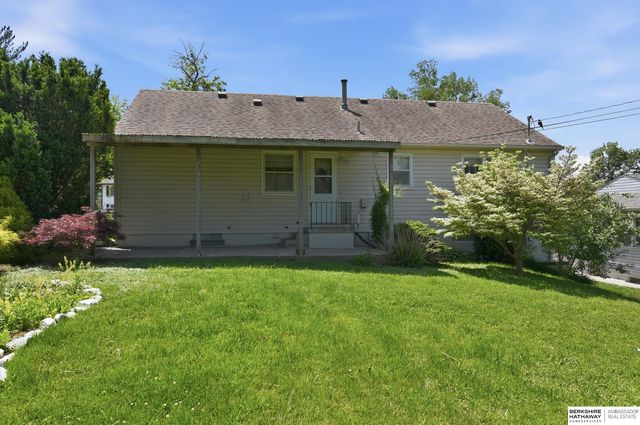 1304 Englewood Drive, Bellevue, NE 68005