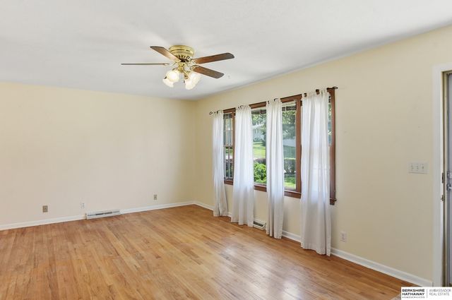 1304 Englewood Drive, Bellevue, NE 68005
