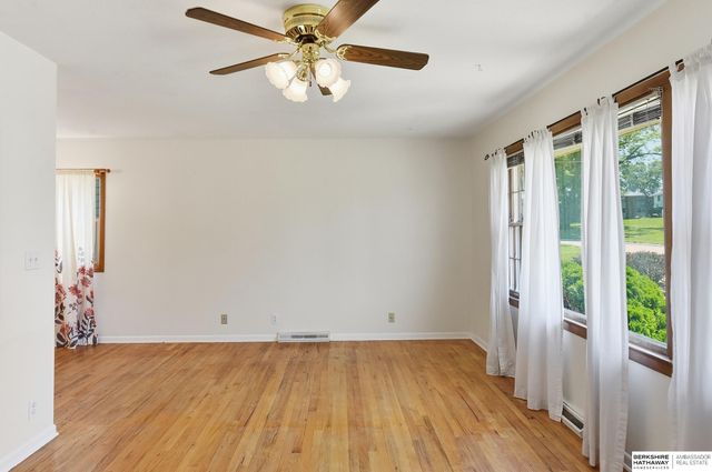 1304 Englewood Drive, Bellevue, NE 68005