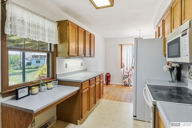 1304 Englewood Drive, Bellevue, NE 68005