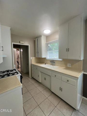 255 E Center Street, Covina, CA 91723
