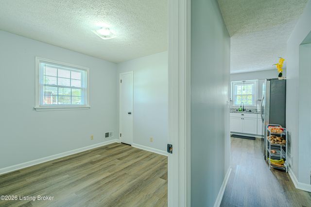 416 Rogers Ave, Louisville, KY 40229