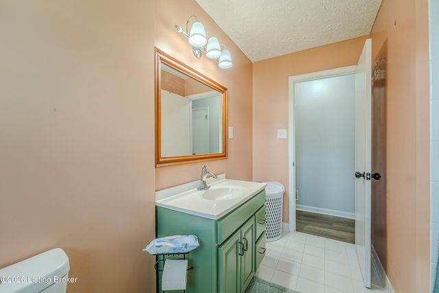 416 Rogers Ave, Louisville, KY 40229