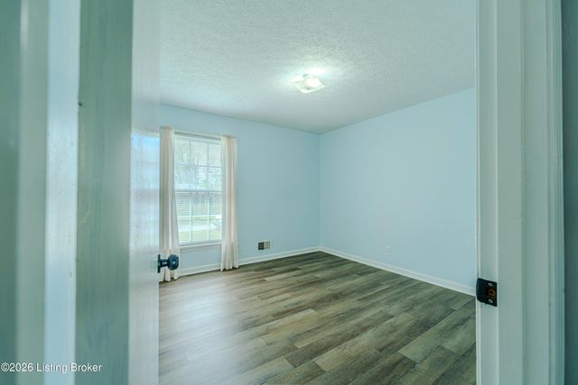 416 Rogers Ave, Louisville, KY 40229