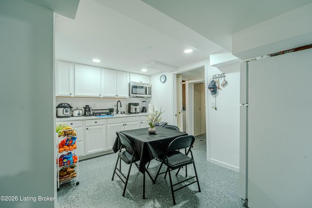 416 Rogers Ave, Louisville, KY 40229