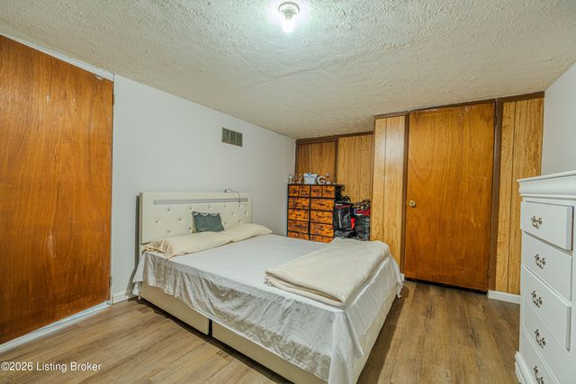 416 Rogers Ave, Louisville, KY 40229