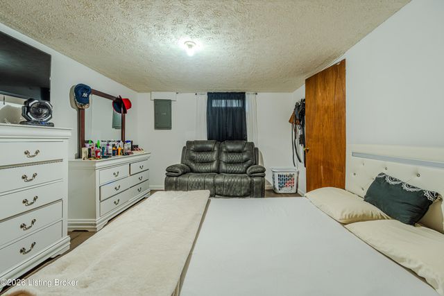 416 Rogers Ave, Louisville, KY 40229