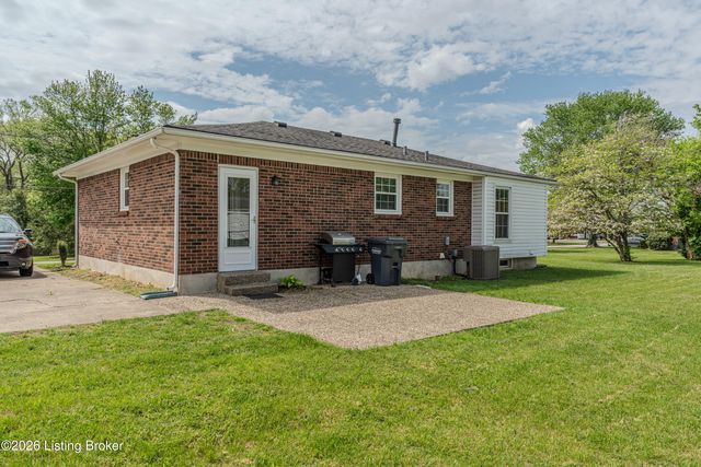 416 Rogers Ave, Louisville, KY 40229