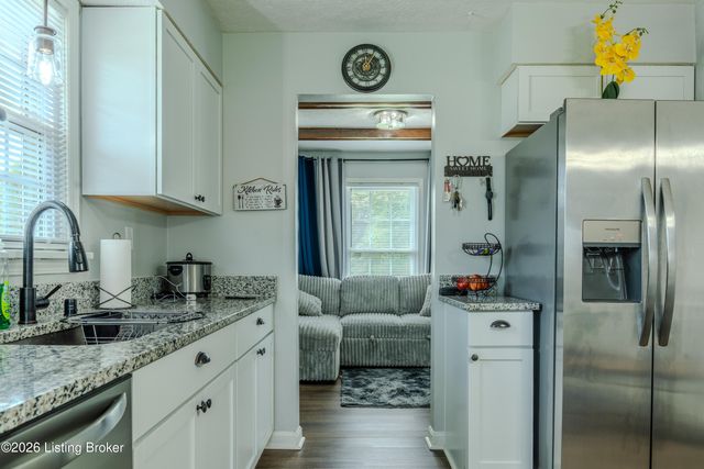 416 Rogers Ave, Louisville, KY 40229