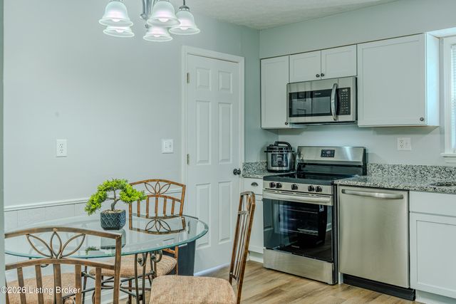 416 Rogers Ave, Louisville, KY 40229