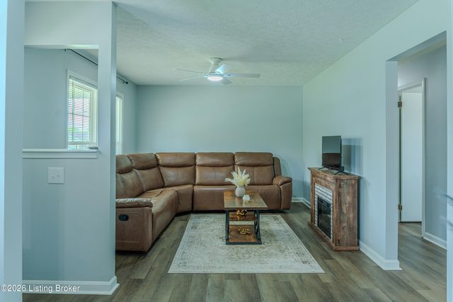 416 Rogers Ave, Louisville, KY 40229