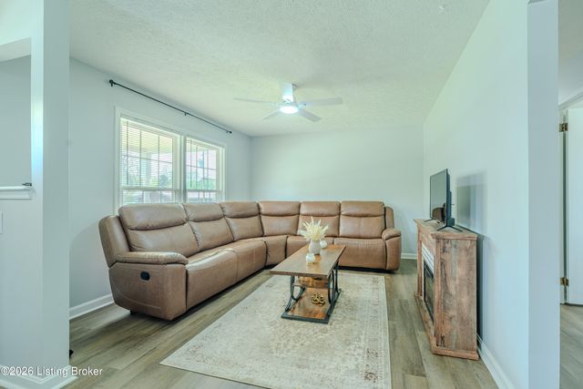 416 Rogers Ave, Louisville, KY 40229