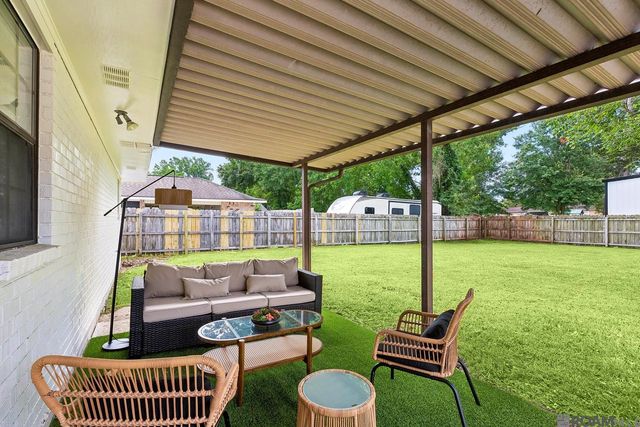 8764 Sharlane Dr, Baton Rouge, LA 70809
