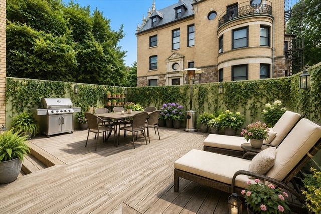 350 Tappan St 1, Brookline, MA 02445