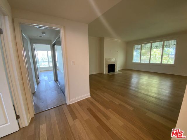 125 S Elm Drive 201, Beverly Hills, CA 90212