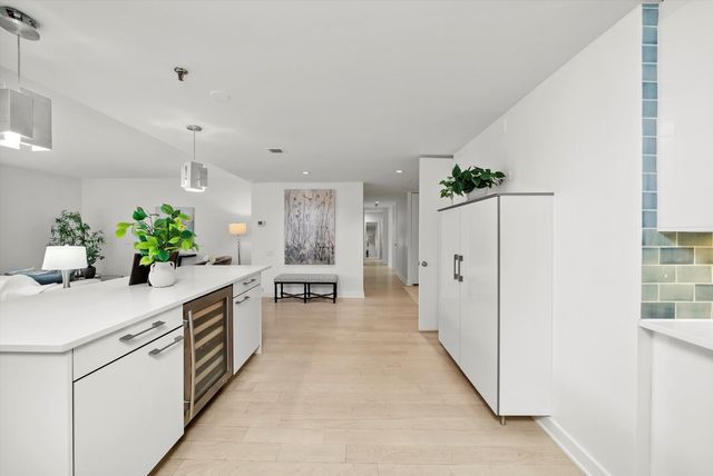 680 N Lake Shore Drive 1322, Chicago, IL 60611