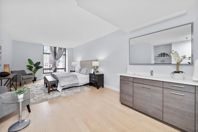 680 N Lake Shore Drive 1322, Chicago, IL 60611